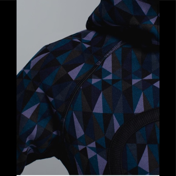 💕LULULEMON SCUBA HOODIE/JACKET-STAINED GLASS-8💕 - Picture 9 of 13